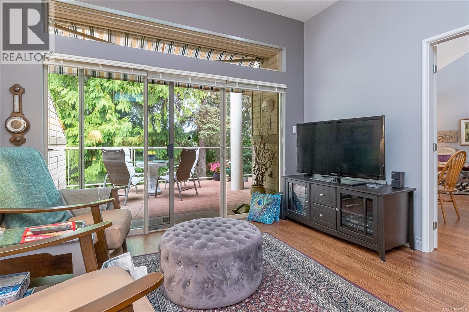 888 Lakes Blvd - Image 20