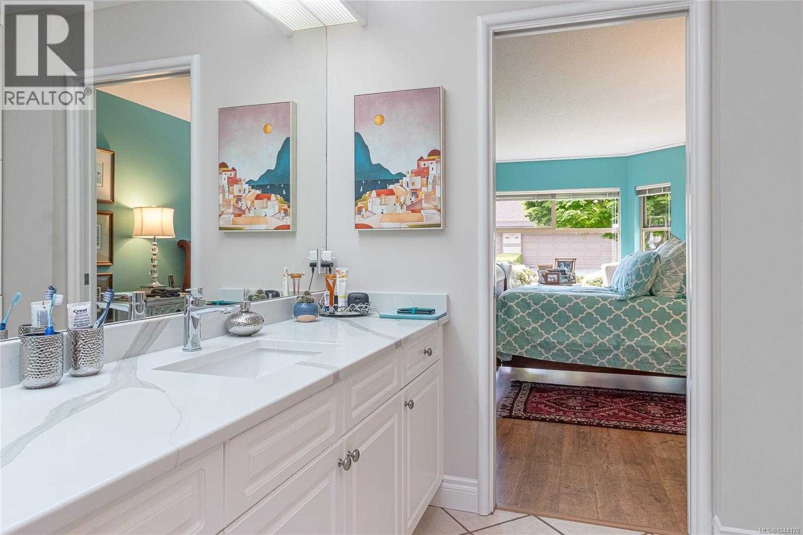 888 Lakes Blvd - Image 27
