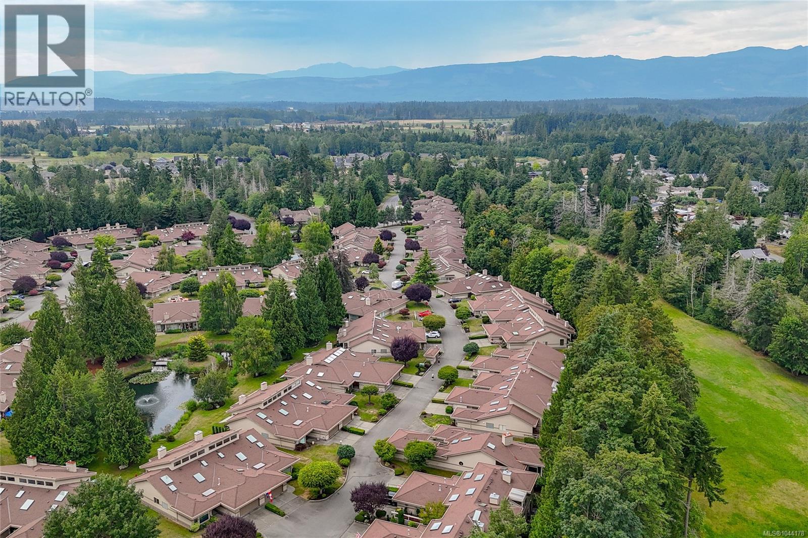 888 Lakes Blvd - Image 40