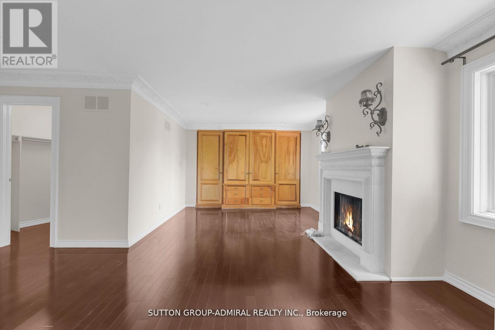 48 BERKINDALE DRIVE - 17