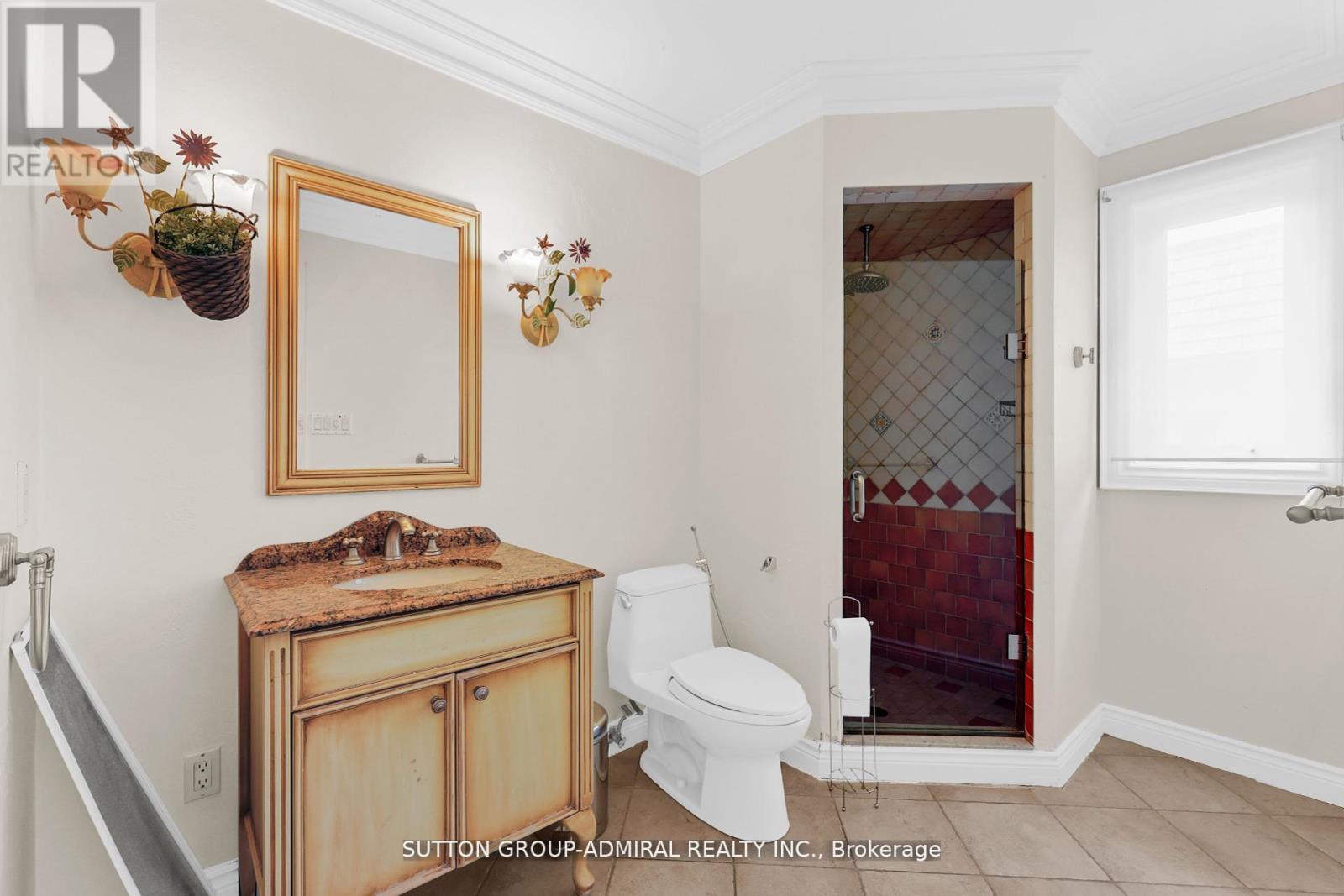 48 BERKINDALE DRIVE - 25