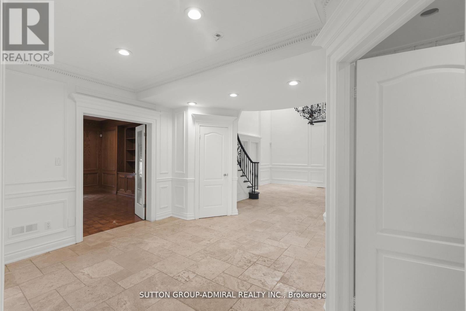 48 BERKINDALE DRIVE - 37