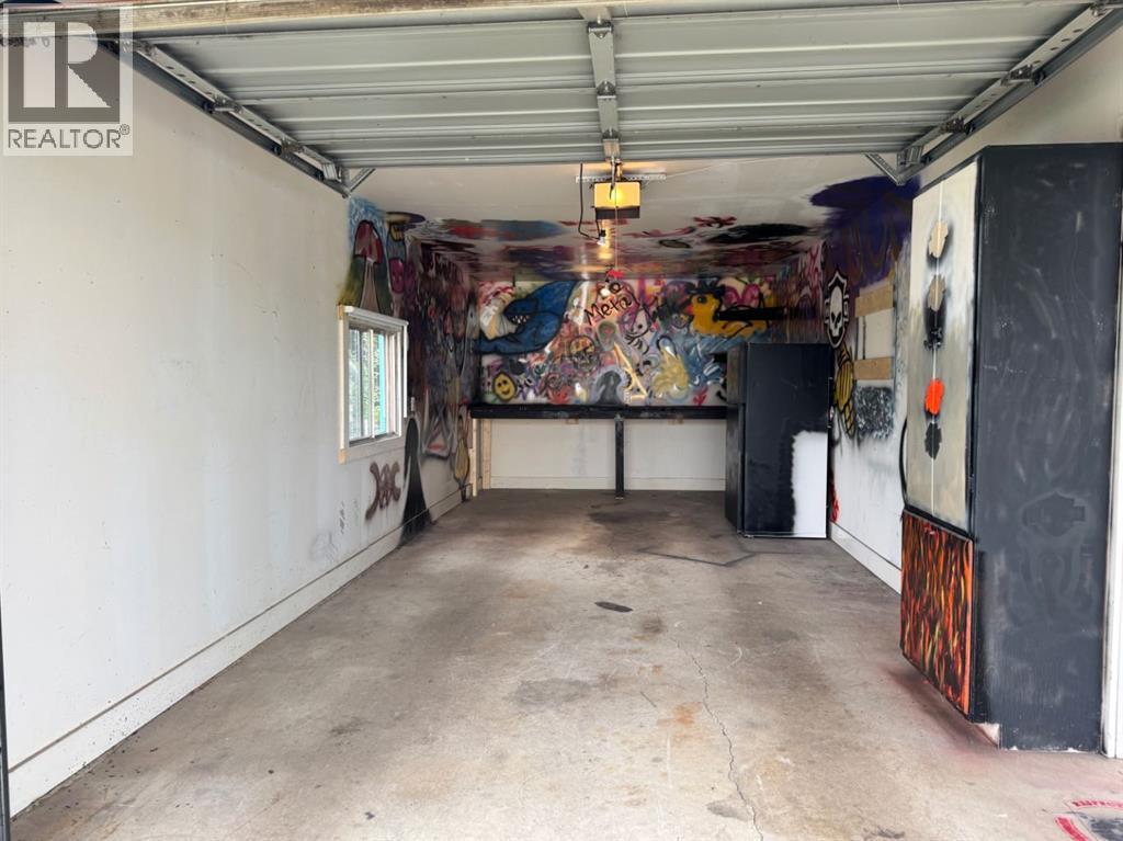 10713 105 Avenue - Image 32