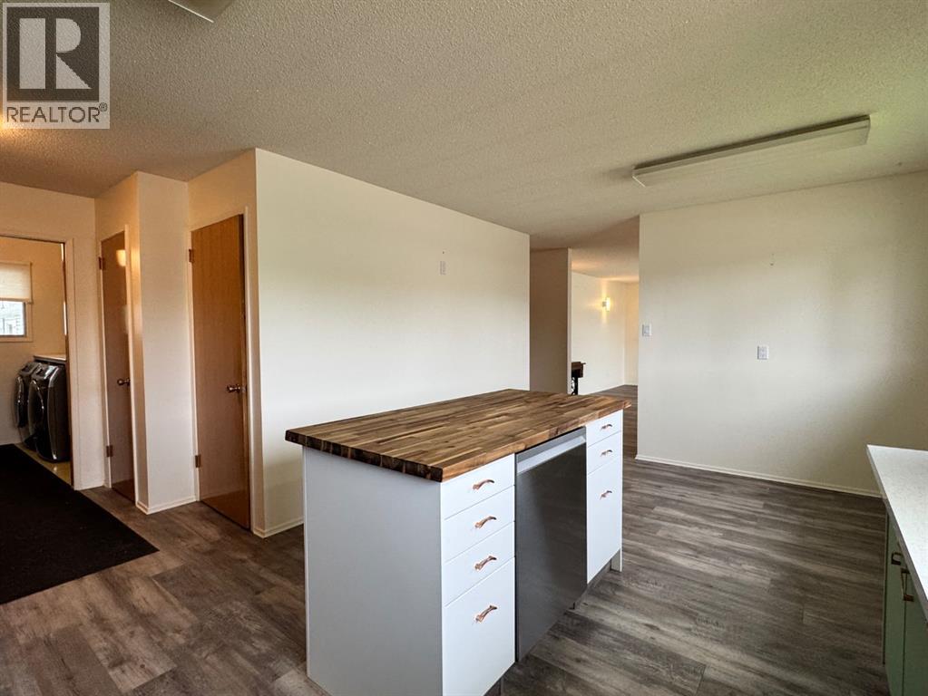 10713 105 Avenue - 8