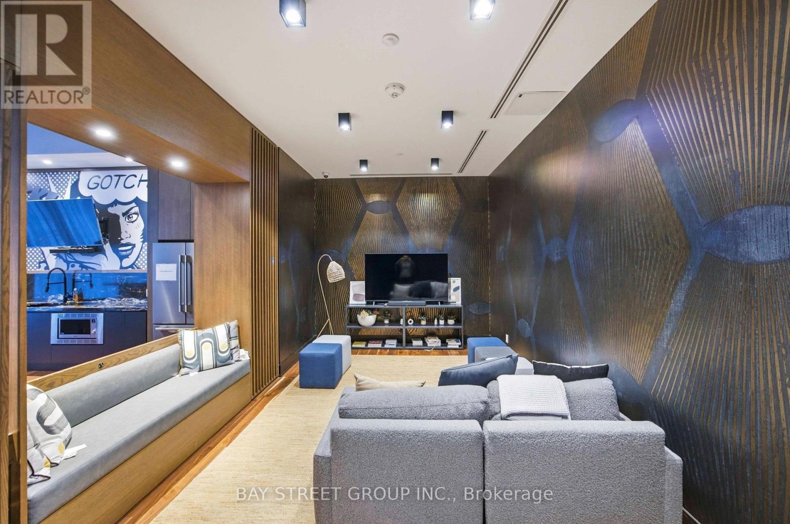 #1020 8119 BIRCHMOUNT ROAD - 28