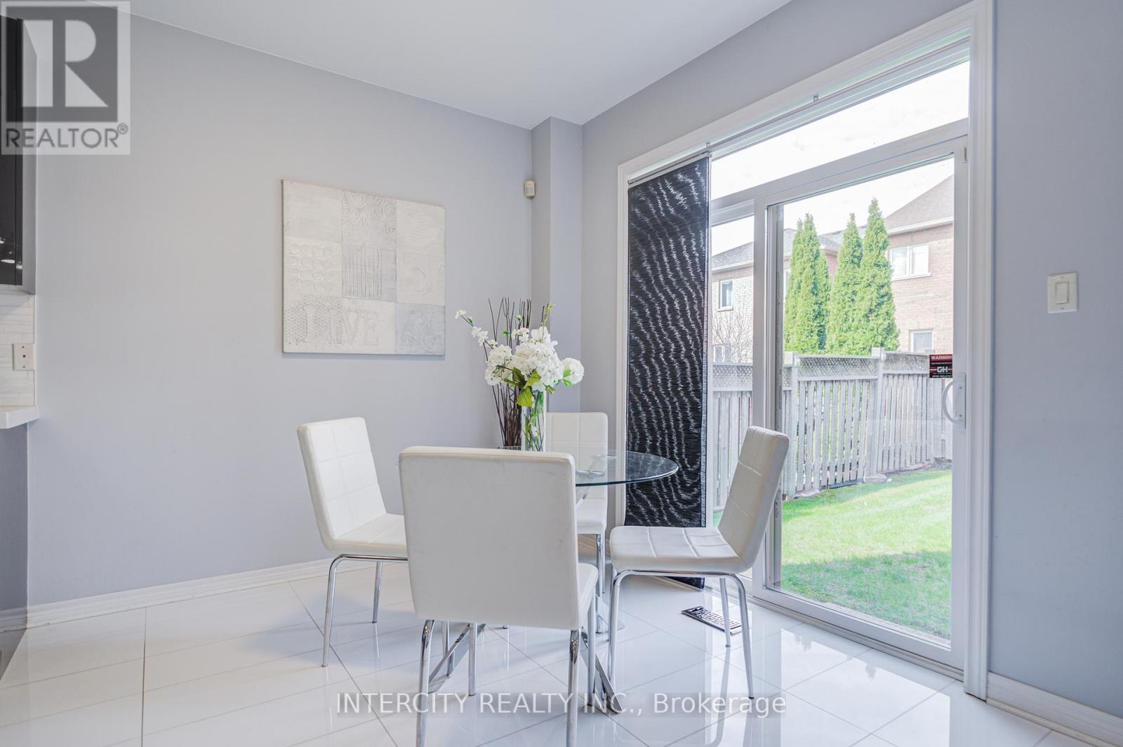 86 PRINCESS DIANA DRIVE - 19