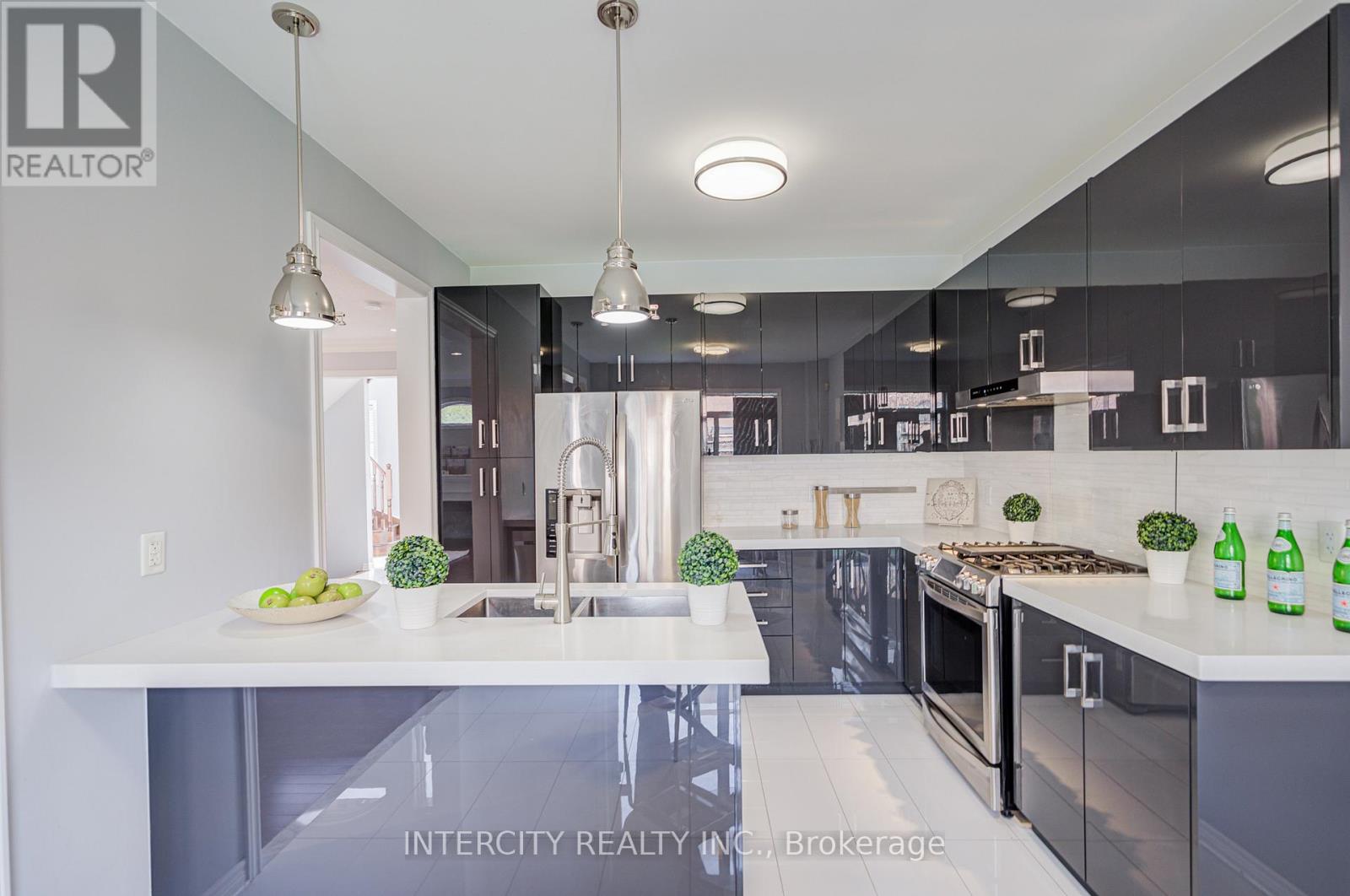 86 PRINCESS DIANA DRIVE - 24