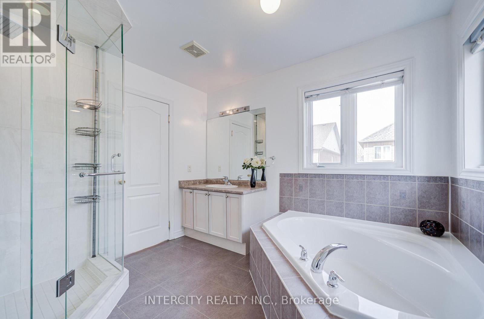 86 PRINCESS DIANA DRIVE - Image 46