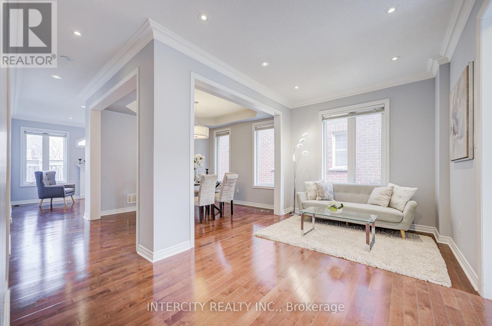 86 PRINCESS DIANA DRIVE - 9