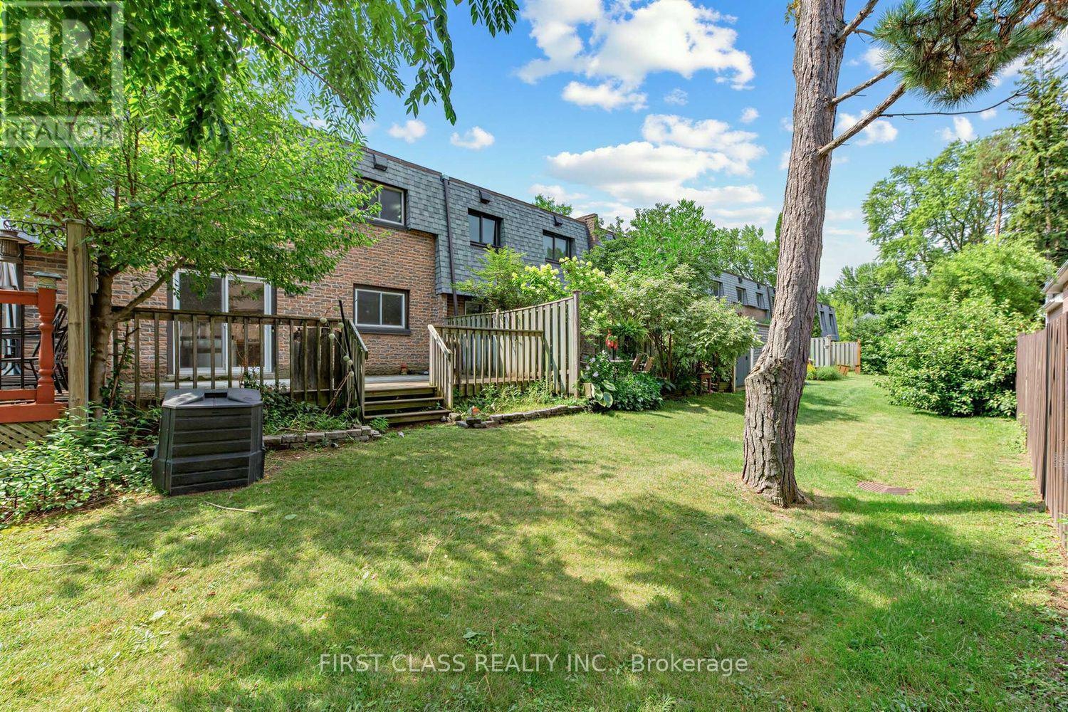 #8 16 WOODGLEN WAY - 30