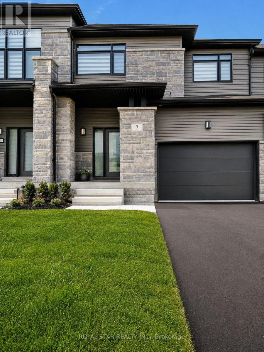 7 FEDERICA CRESCENT