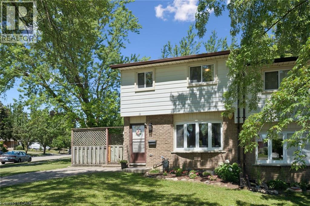 54 ELLIS Crescent Unit# A — photo 2