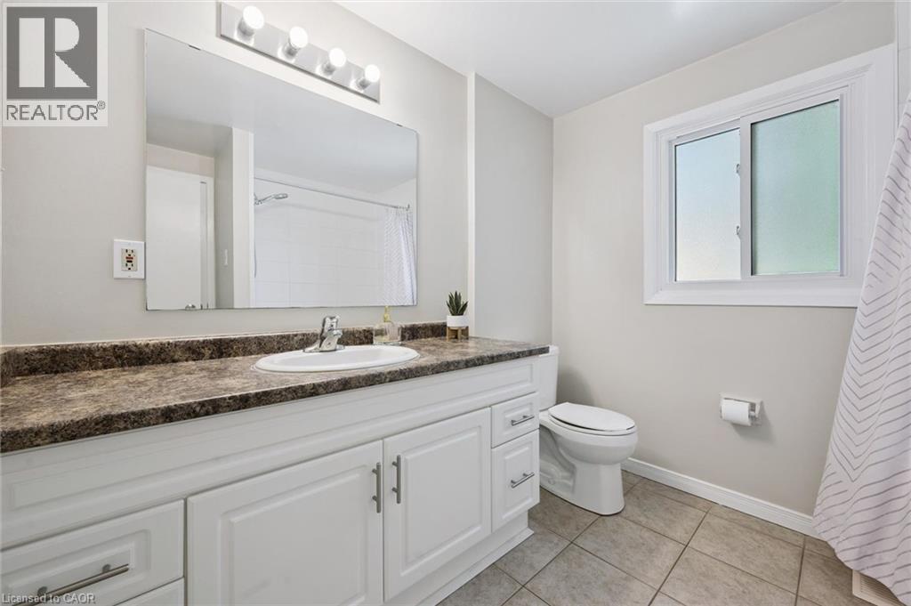#A 54 ELLIS Crescent - Image 20