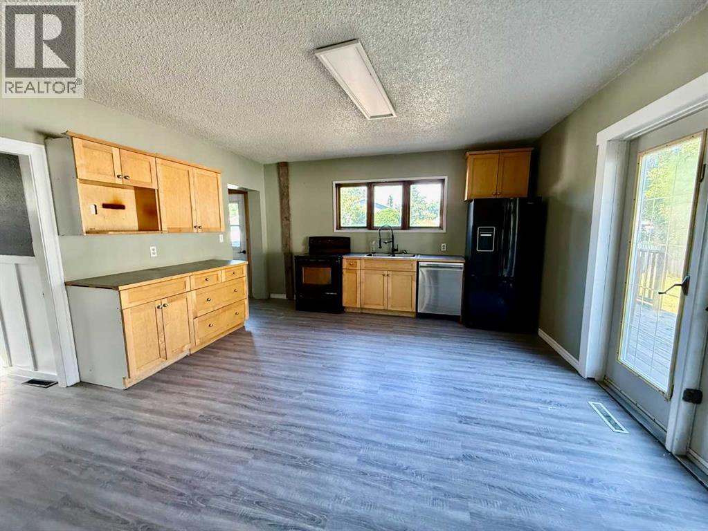 5228 48 Street - Image 6