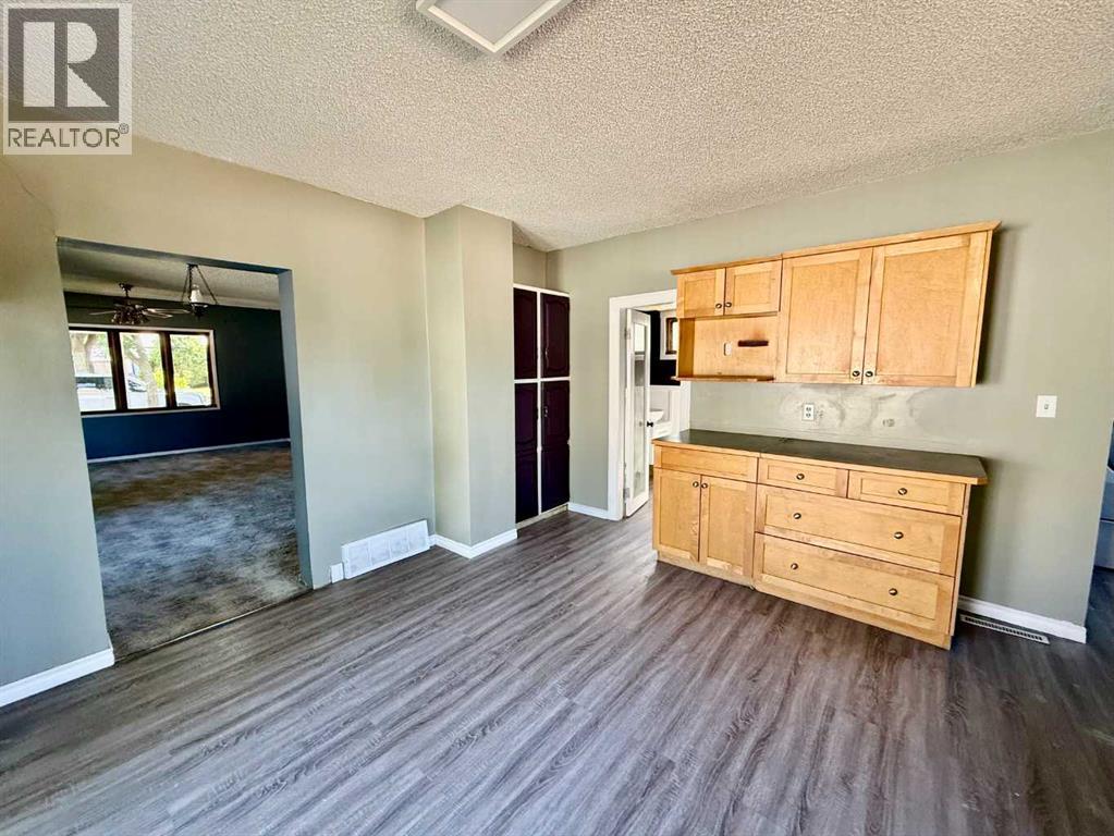 5228 48 Street - Image 8