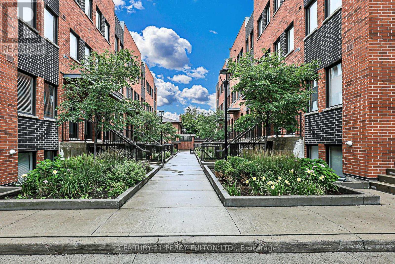 #7 68 WINSTON PARK BOULEVARD - 43