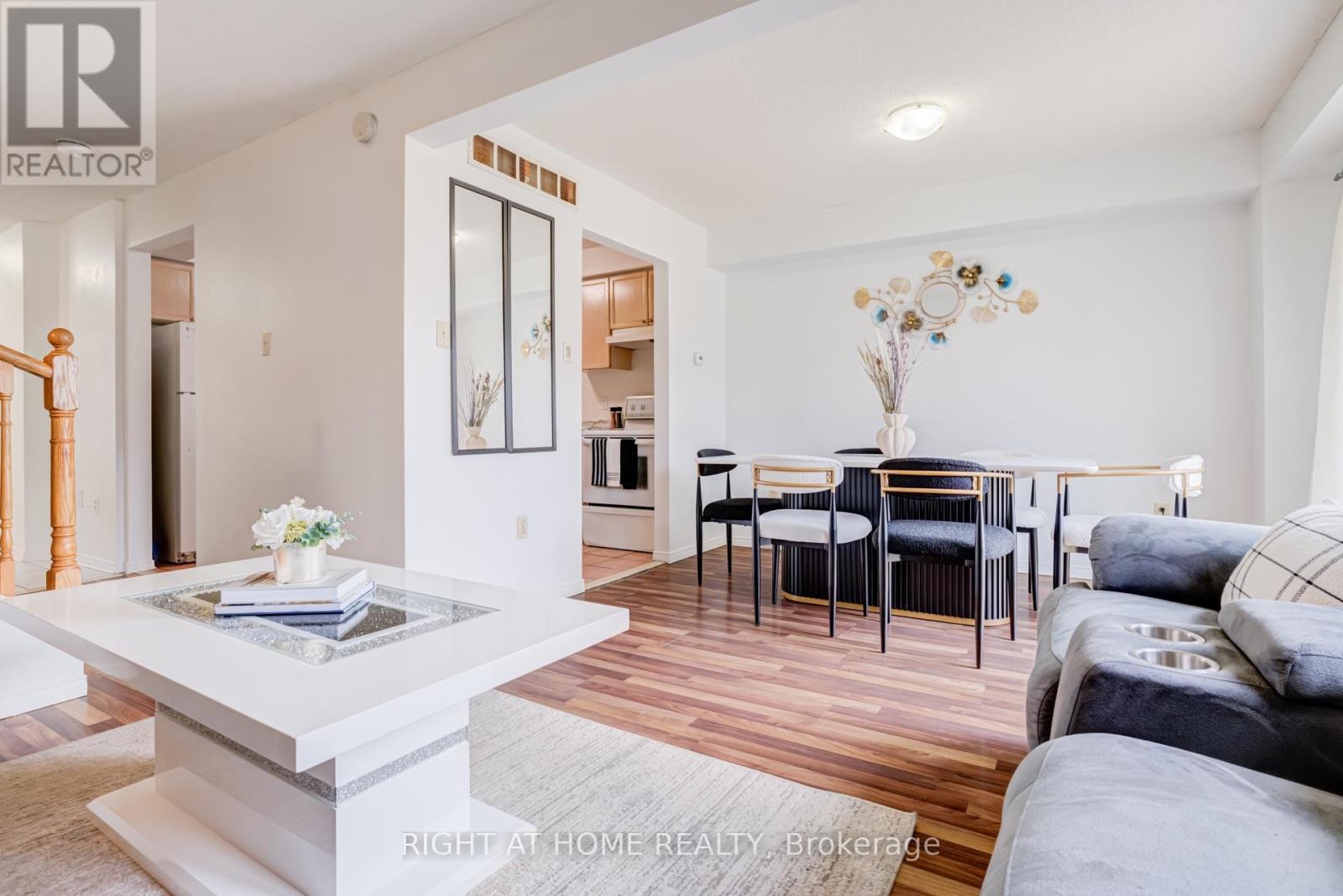 #163 302 COLLEGE AVENUE W - 9