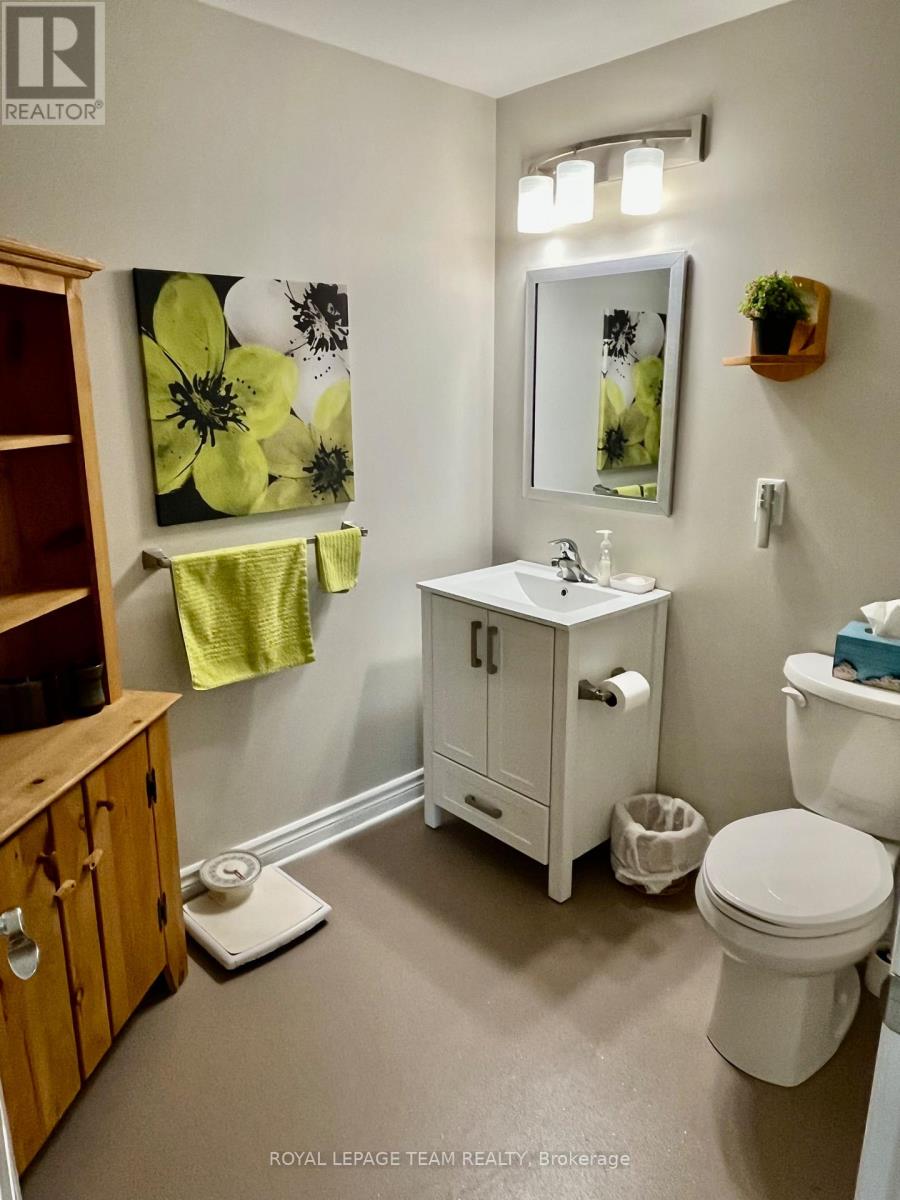 14 OTTERIDGE AVENUE - 35