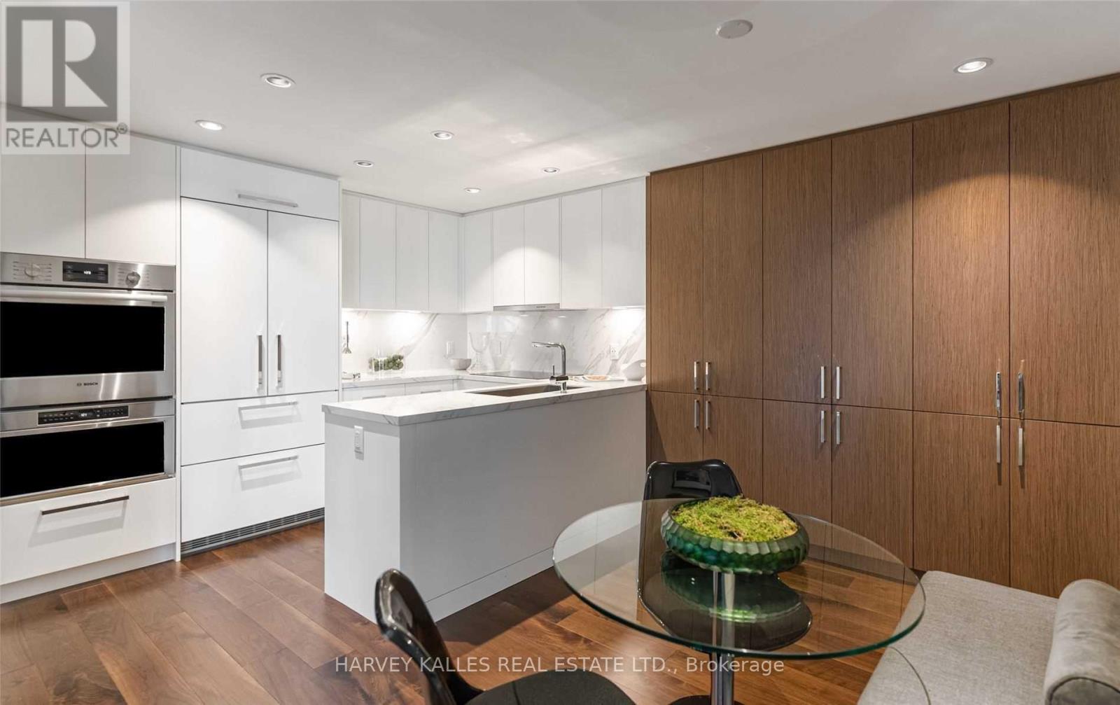 #320 1 BENVENUTO PLACE - Image 11