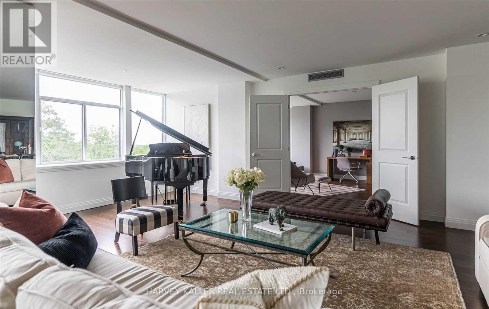 #320 1 BENVENUTO PLACE - 15