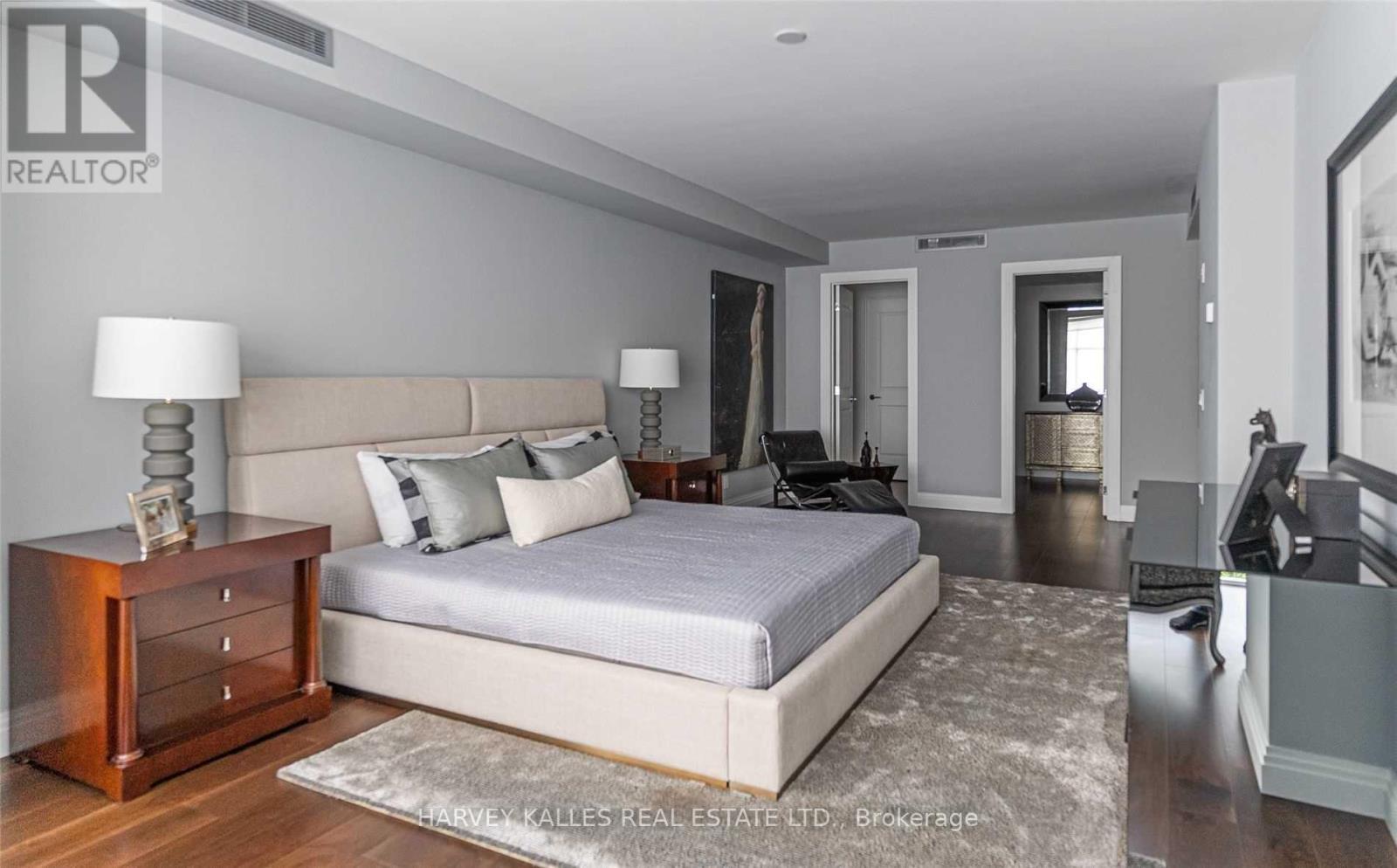#320 1 BENVENUTO PLACE - Image 21