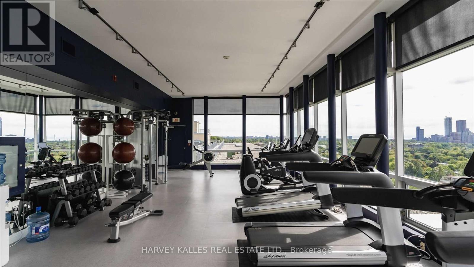 #320 1 BENVENUTO PLACE - Image 28