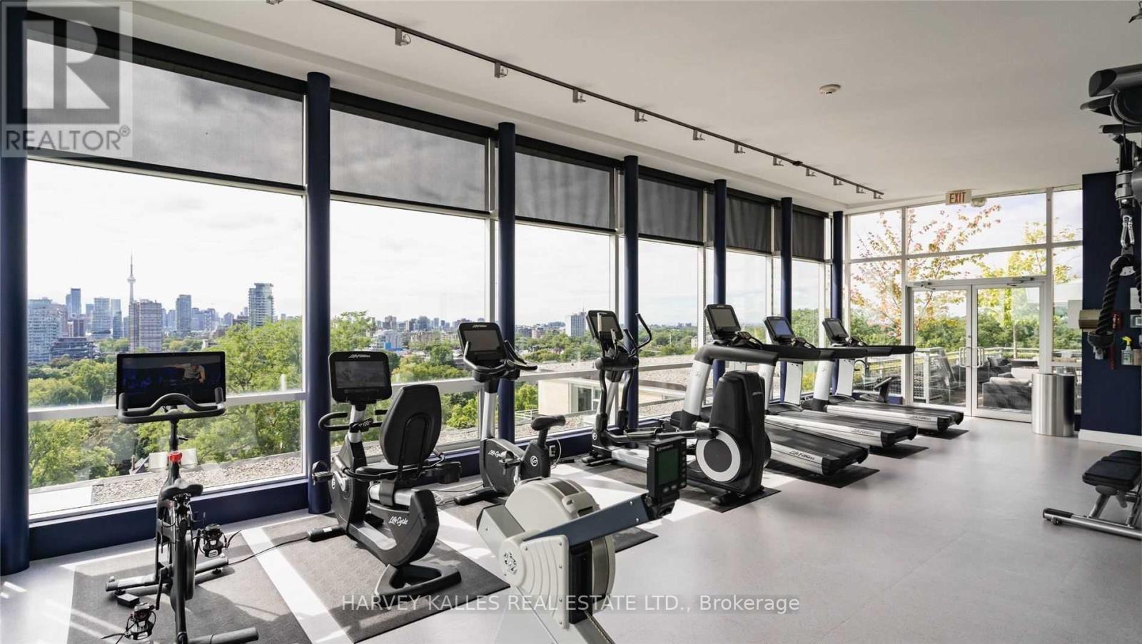 #320 1 BENVENUTO PLACE - Image 29