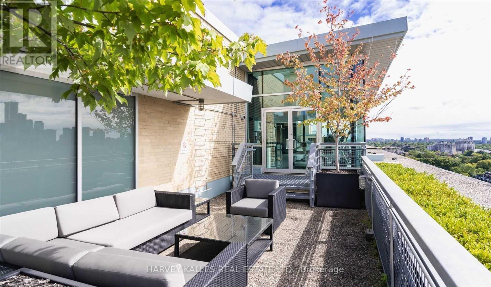 #320 1 BENVENUTO PLACE - Image 30