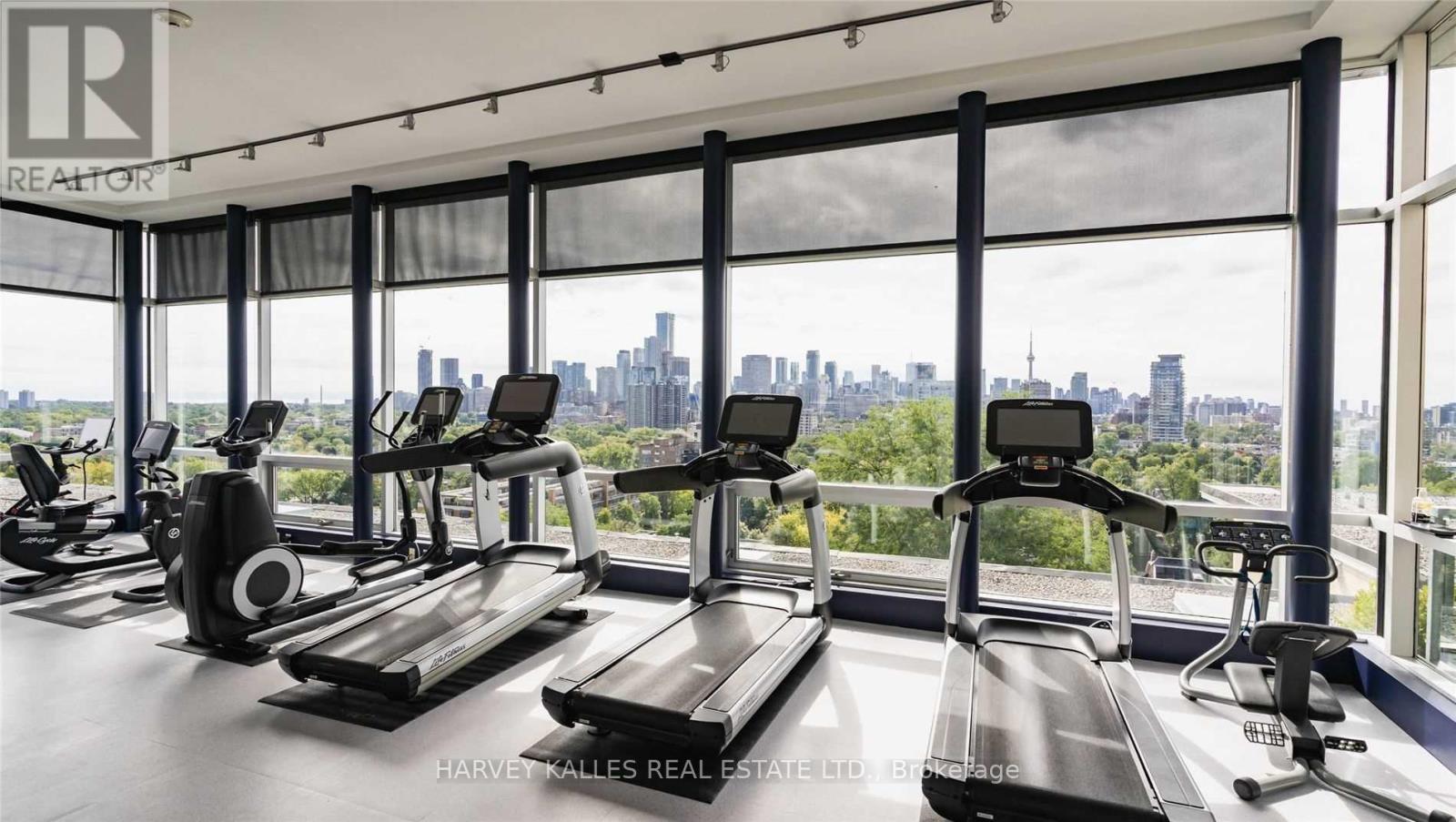 #320 1 BENVENUTO PLACE - 27