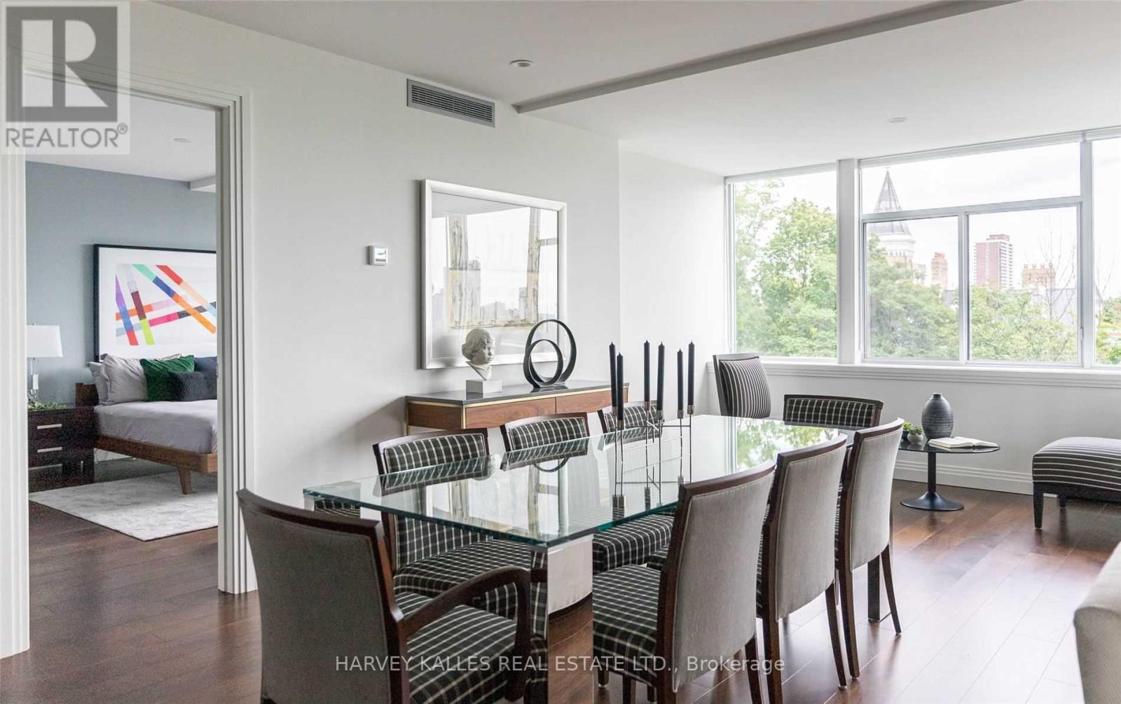 #320 1 BENVENUTO PLACE - 7