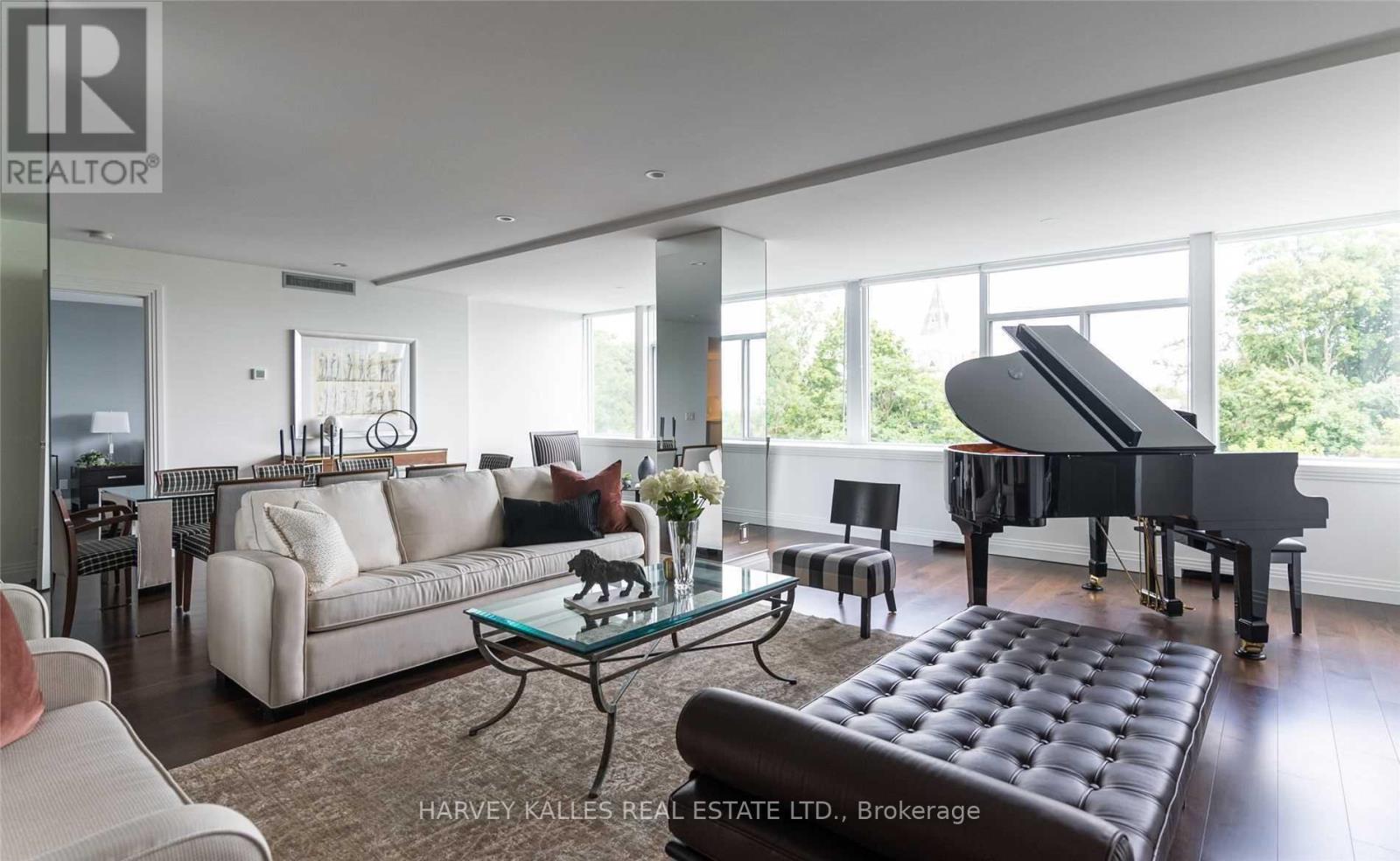 #320 1 BENVENUTO PLACE - 9