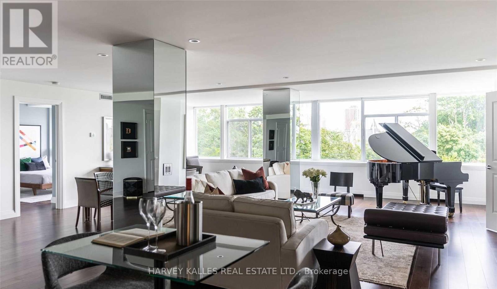 #320 1 BENVENUTO PLACE - 8