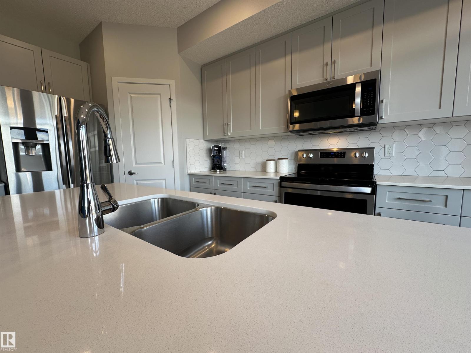 2035 160 Street SW - Photo 17