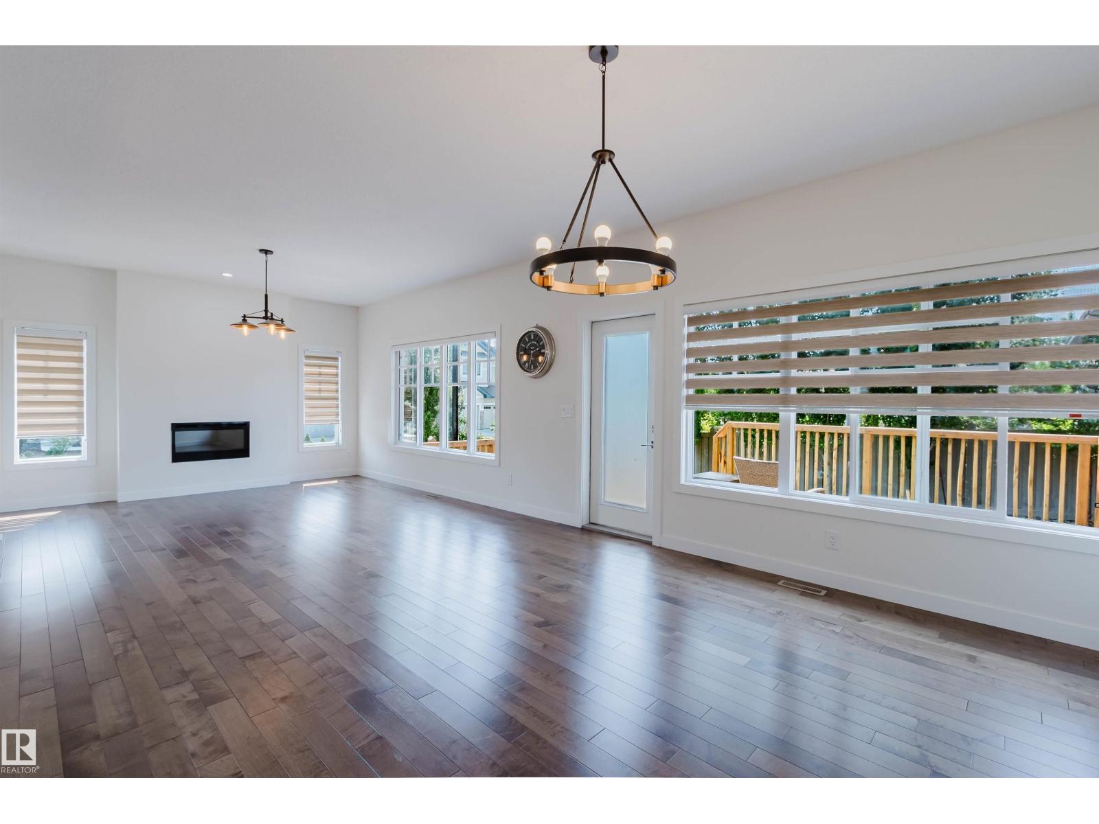1504 AINSLIE PL SW - 11