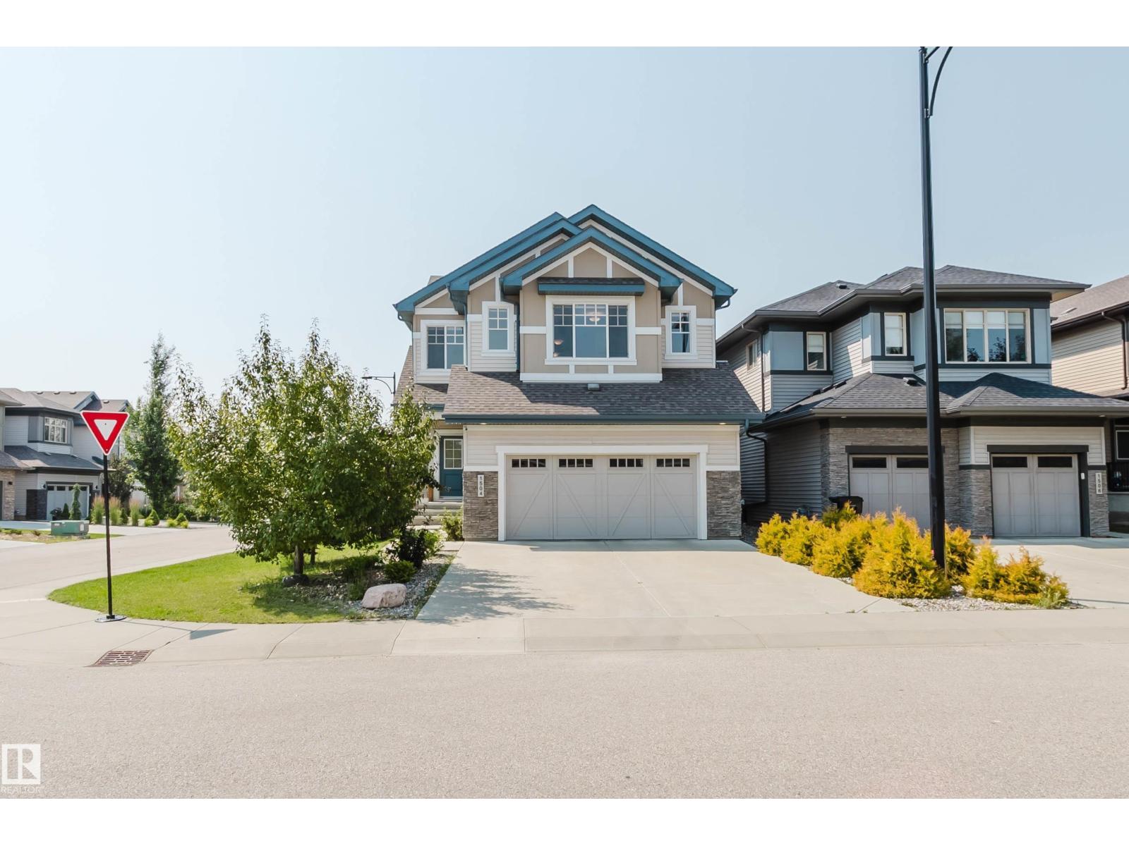 1504 AINSLIE PL SW - 2