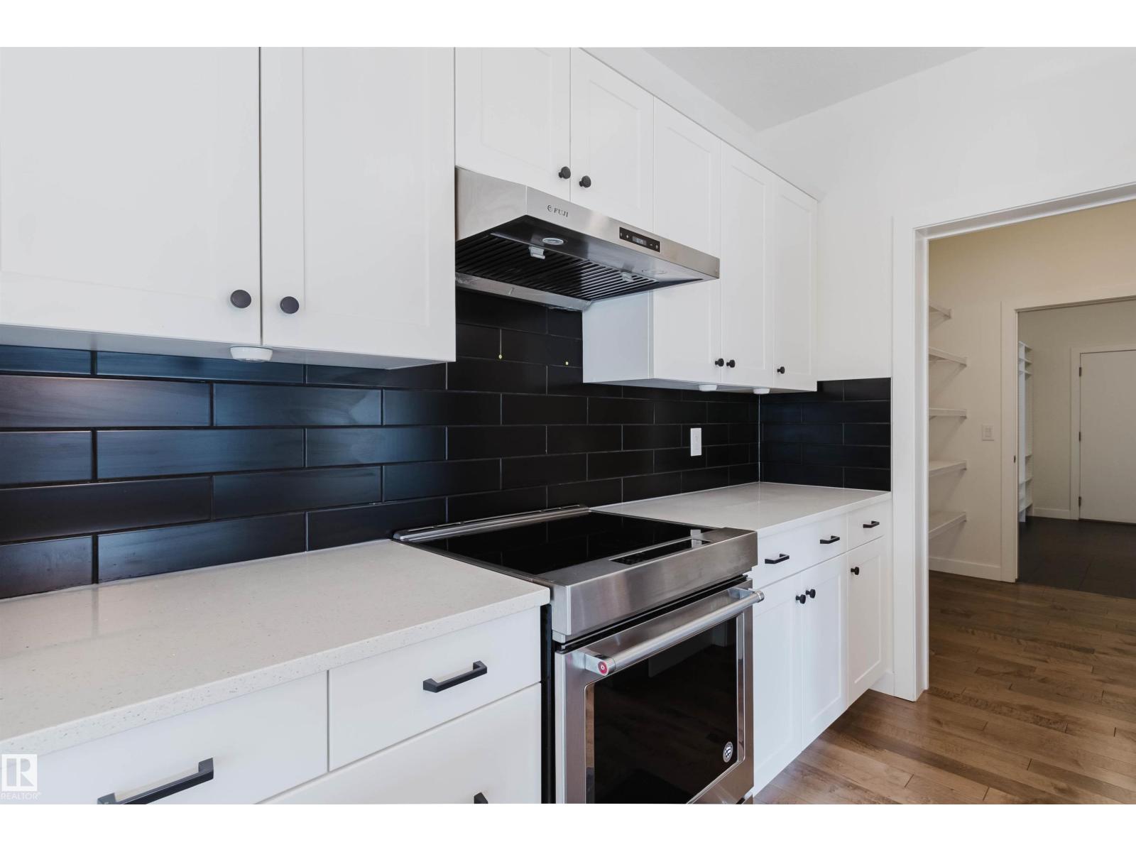 1504 AINSLIE PL SW - 22