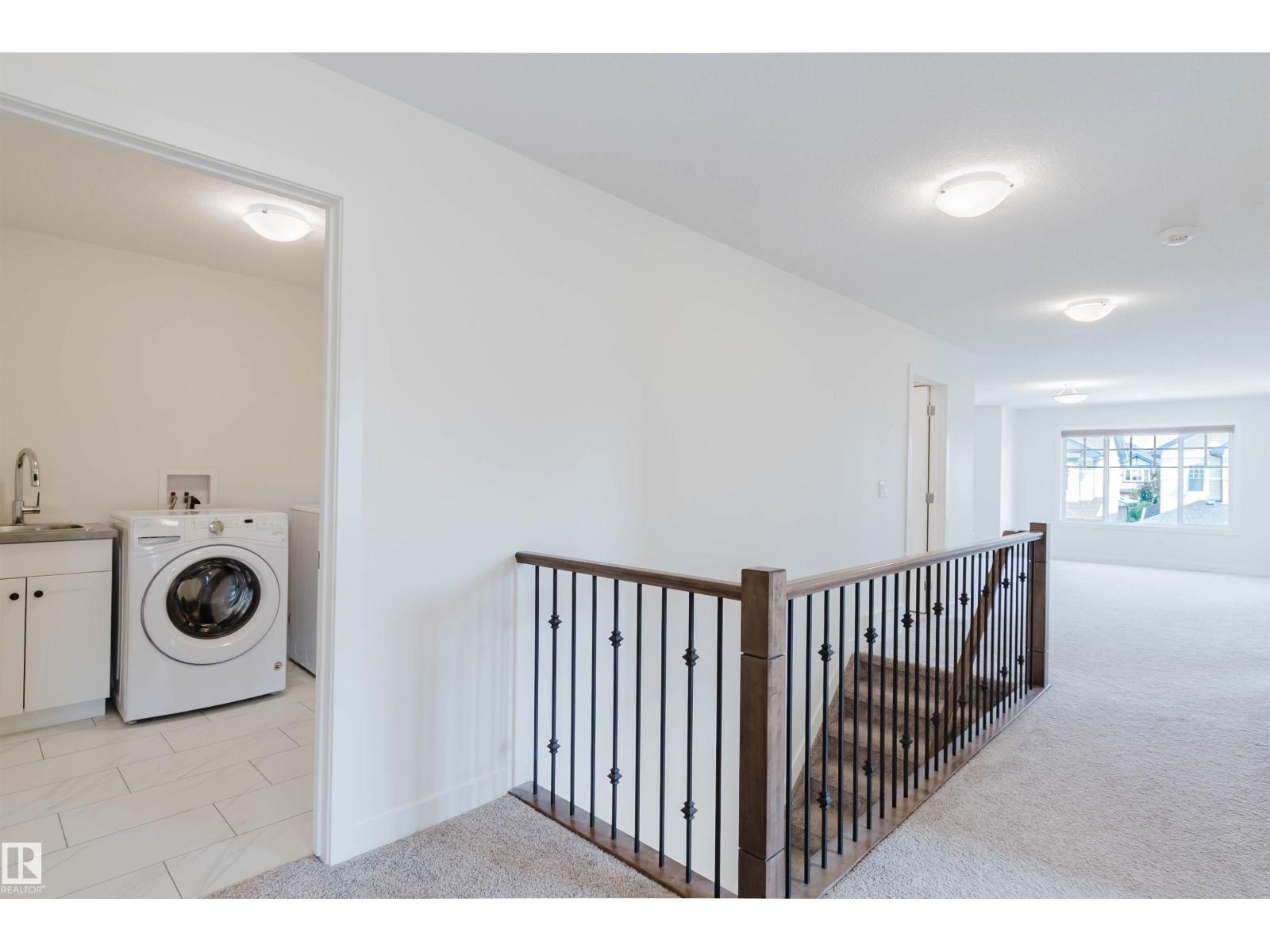 1504 AINSLIE PL SW - 26