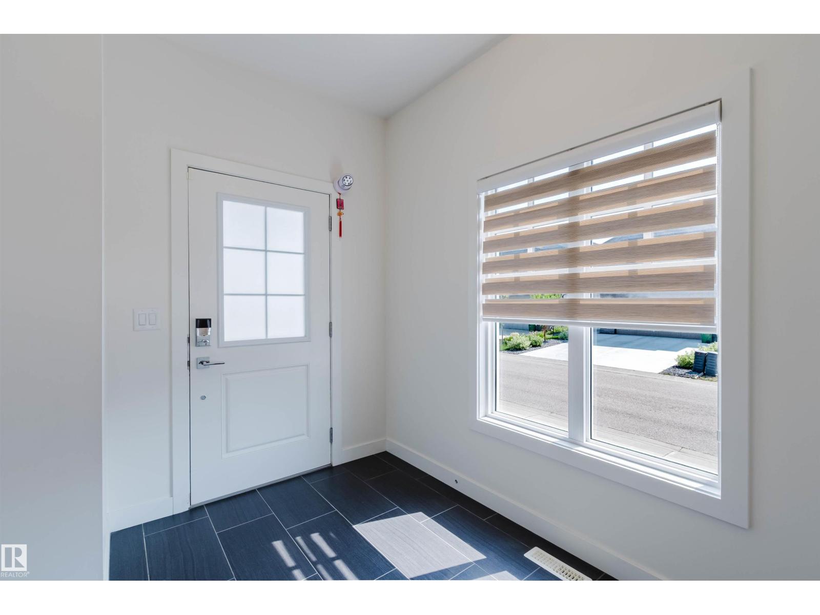 1504 AINSLIE PL SW - Image 4