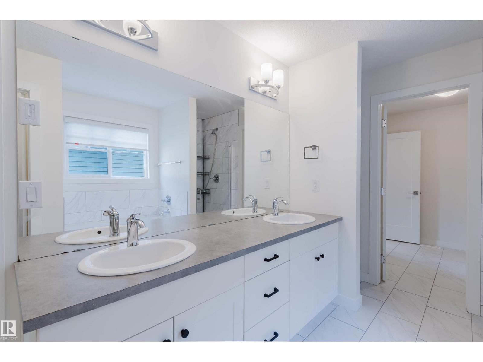 1504 AINSLIE PL SW - 49