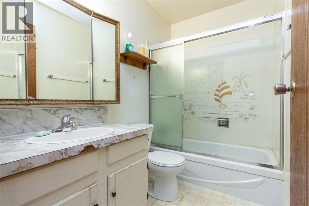 1910 26 Avenue - Image 14