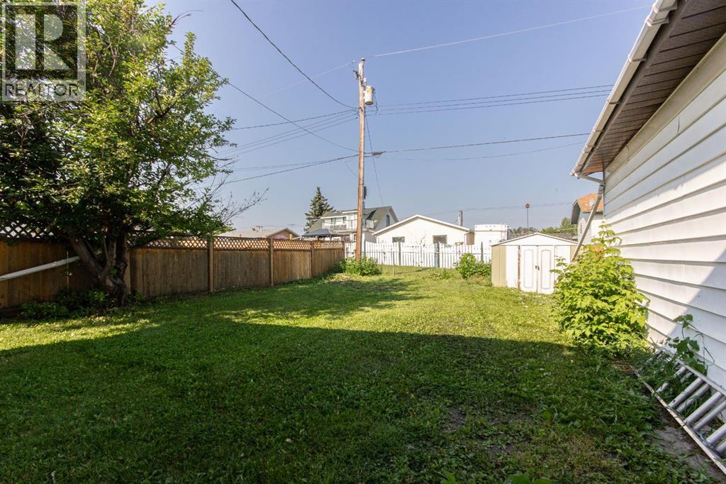 1910 26 Avenue - Image 36