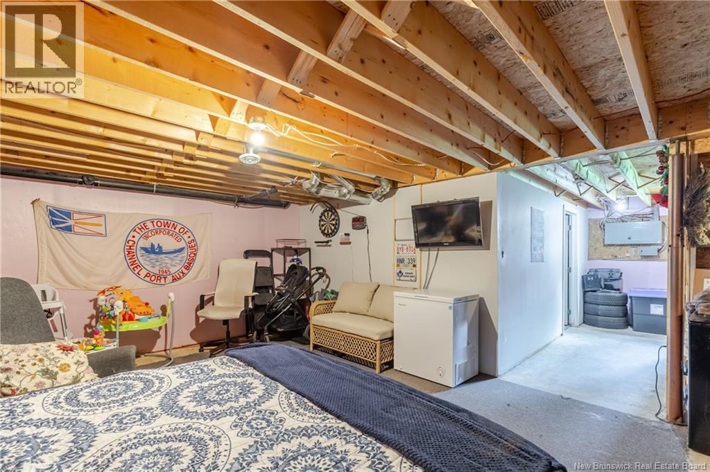 #9 175 Riverside Drive - 33