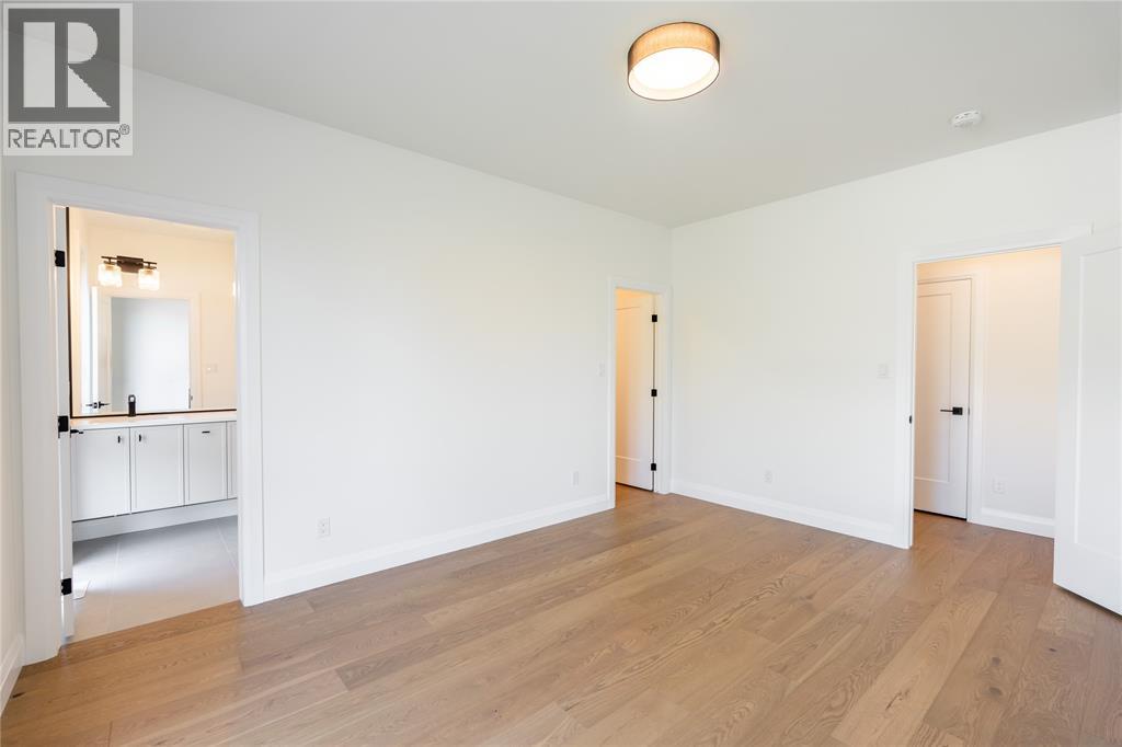 2056 MARION AVENUE - 14
