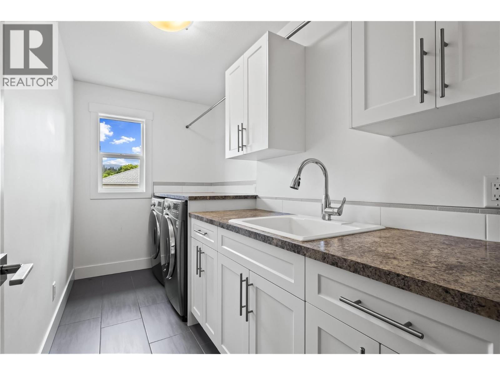827 Juniper Road - 25