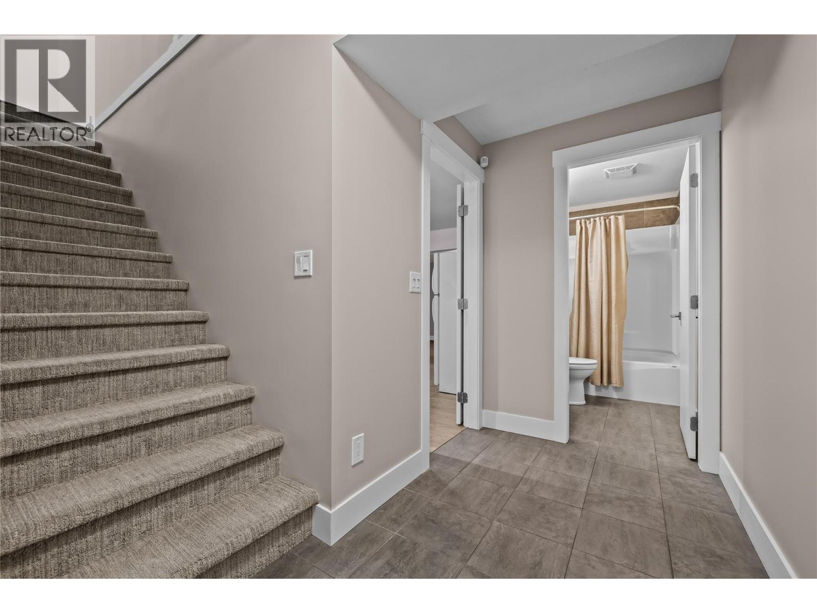827 Juniper Road - Image 30