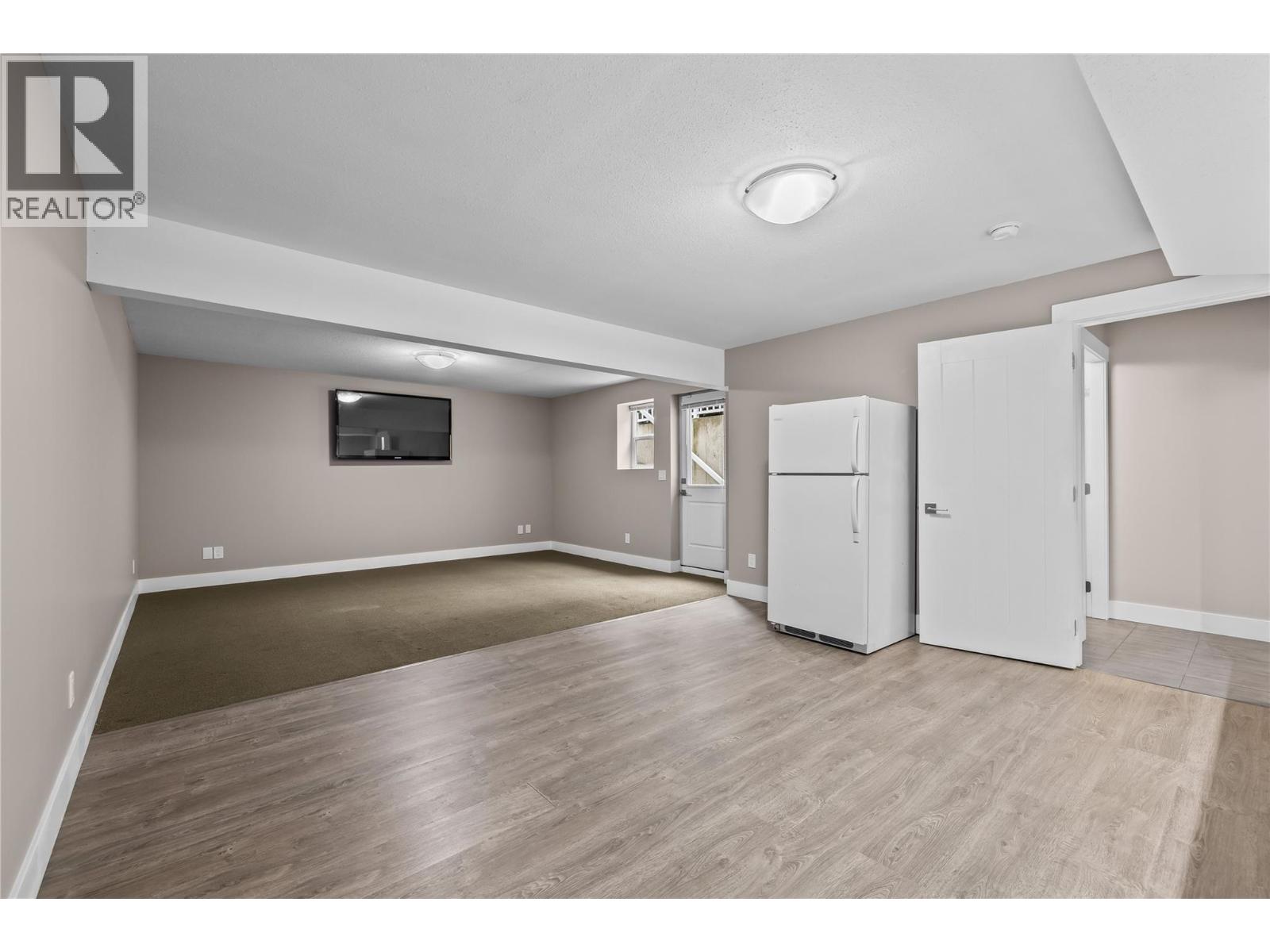 827 Juniper Road - Image 38