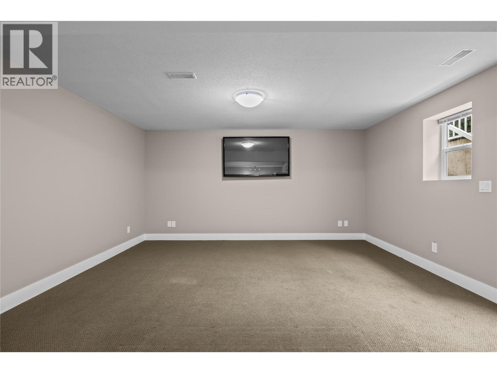 827 Juniper Road - 39