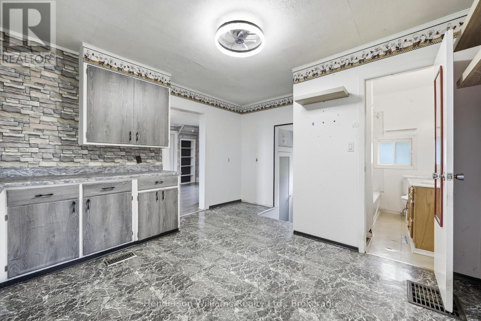 105 PINE STREET - Image 10