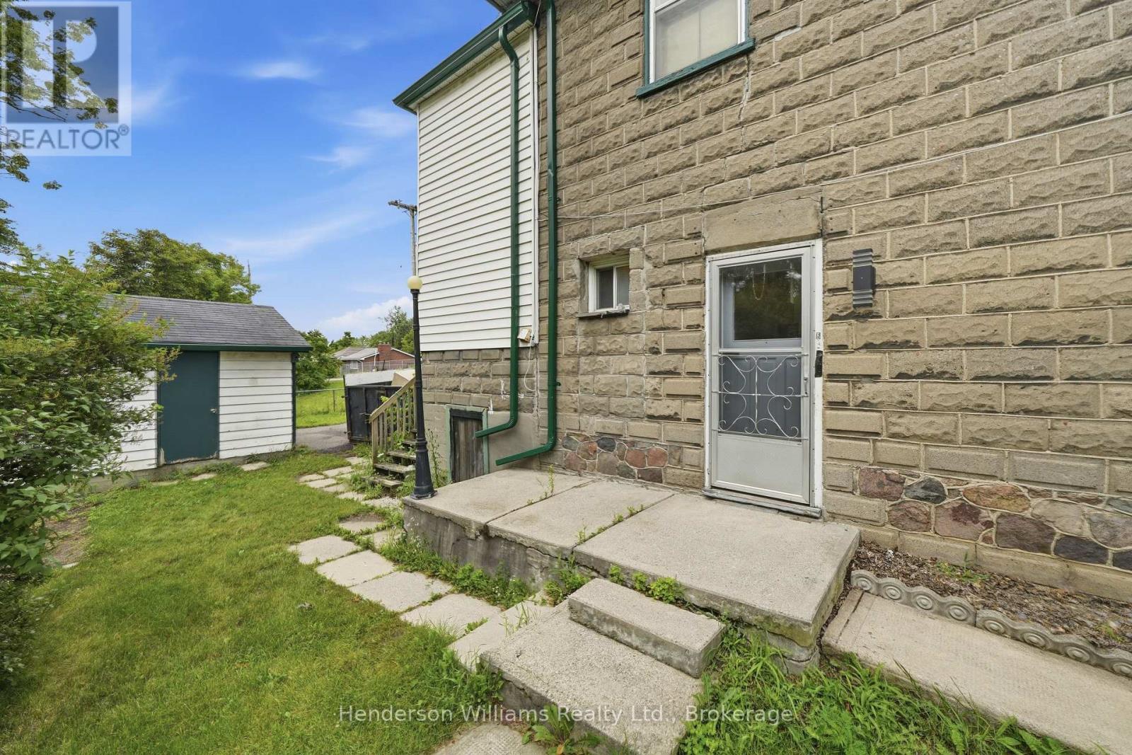 105 PINE STREET - 11