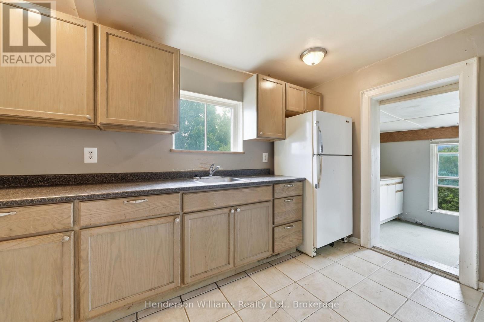105 PINE STREET - Image 20